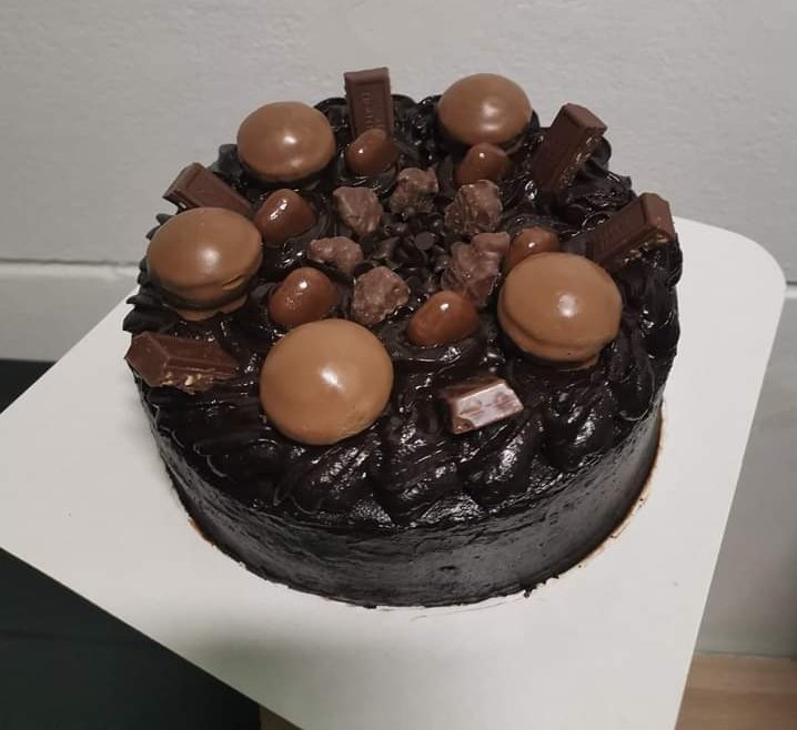 ขนาดเค้กข้ายังมองเป็นไข่พะโล้เลย