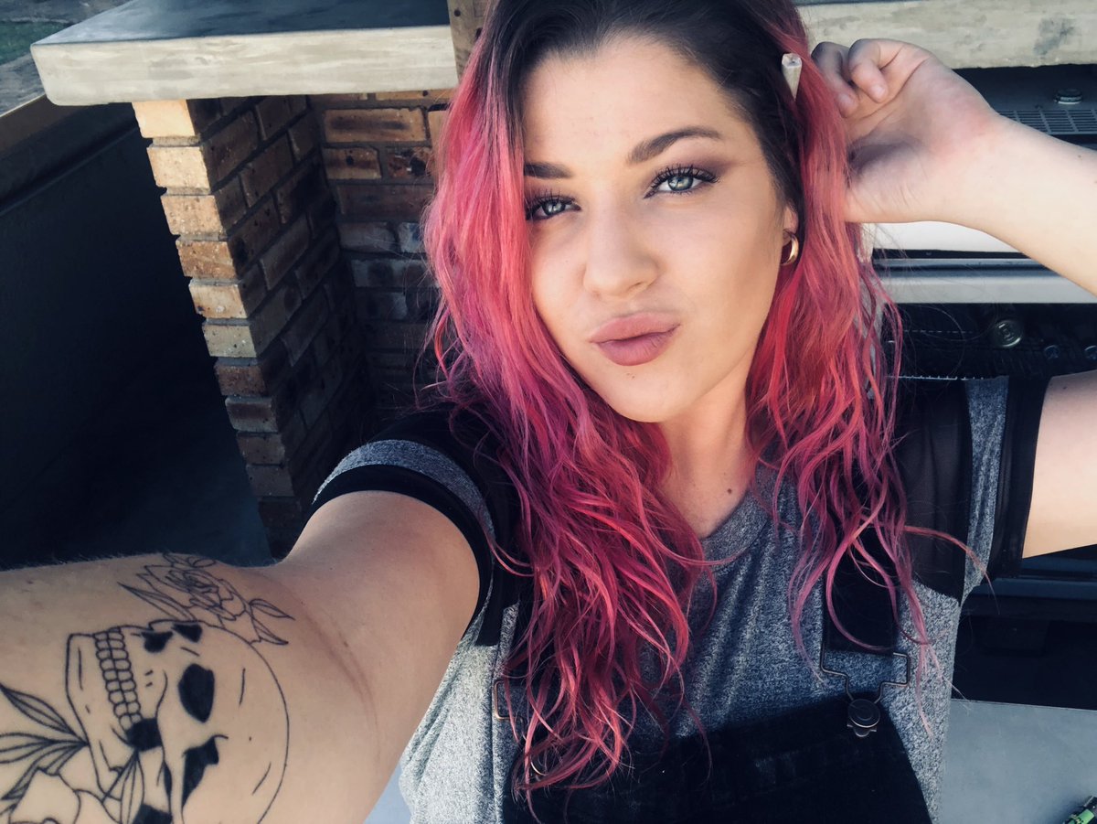 _Jennxa11Wilson's tweet photo. Don’t say you got commitment issues when there’s tattoos all over your body 💋 https://t.co/GVSHbhd5TX