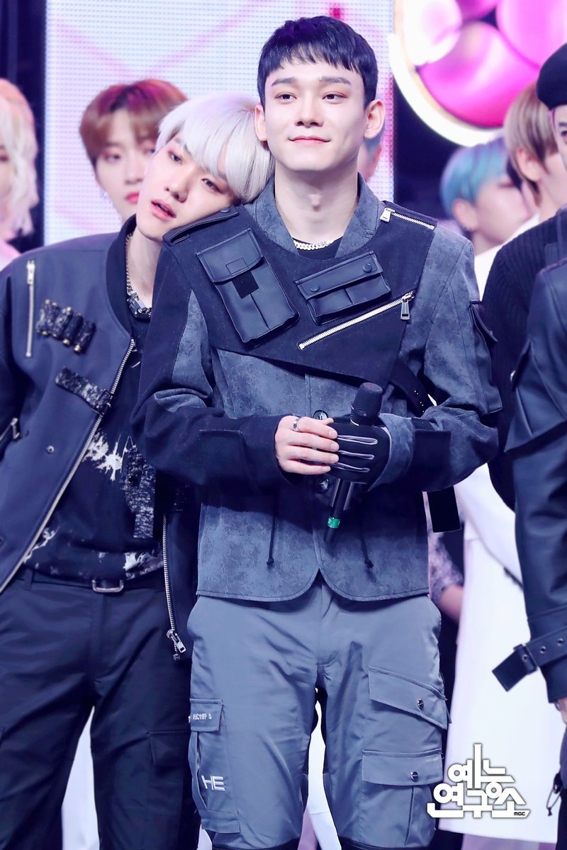 archive2199's tweet photo. Happy Birthday to our dear Baekhyun; thank you for being xiuchen's most precious friend and for loving EXO and EXO-L's with your entire heart! May you have the best day everyday! ✨❤

#HappyBaekhyunDay #HappyKyoongDay https://t.co/HvTy3INoT5
