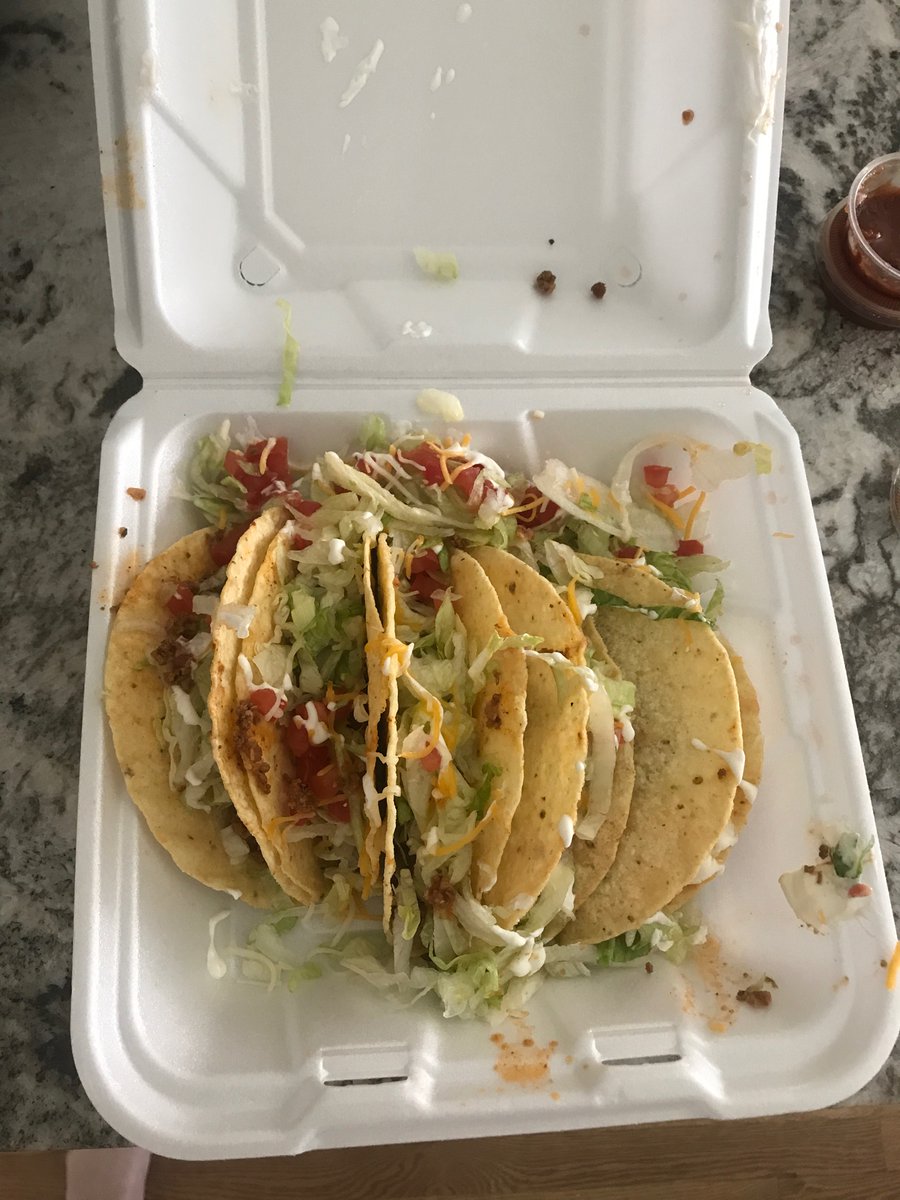When your neighbor is also your student &amp; Teacher Appreciation Day is also Cinco de Mayo - surprise taco delivery for lunch! 🌮 🎉  <a href="/BarstowSchool/">The Barstow School</a>
