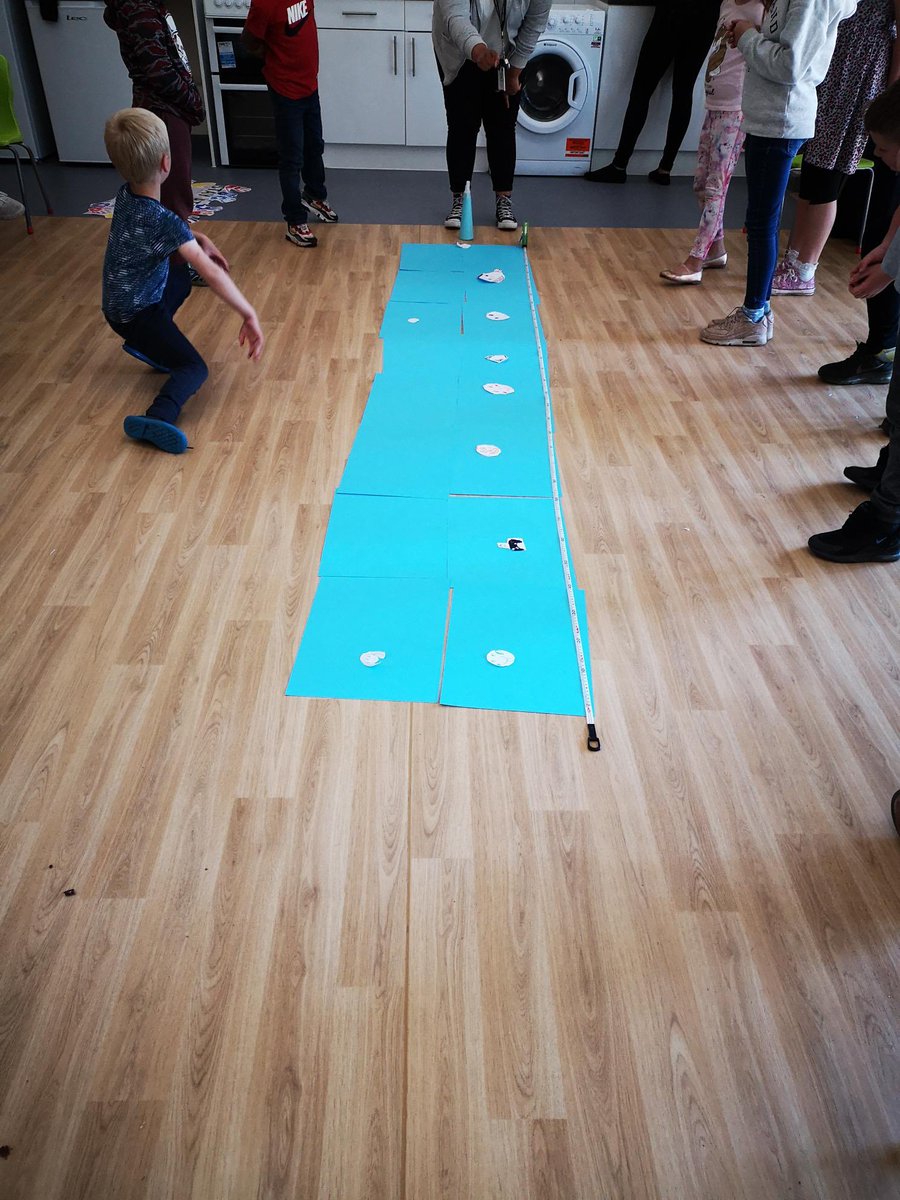FallingsParkPri's tweet photo. #FPscienceweek Aaa-Choo. Bless you. Children had fun today investigating how sneezes can spread. (No real sneezes were used, just a spray bottle). Can you try @BritSciAssoc Sneeze zone at home? #sciencefromhome #STEMeducation https://t.co/3Tmfh0k019
