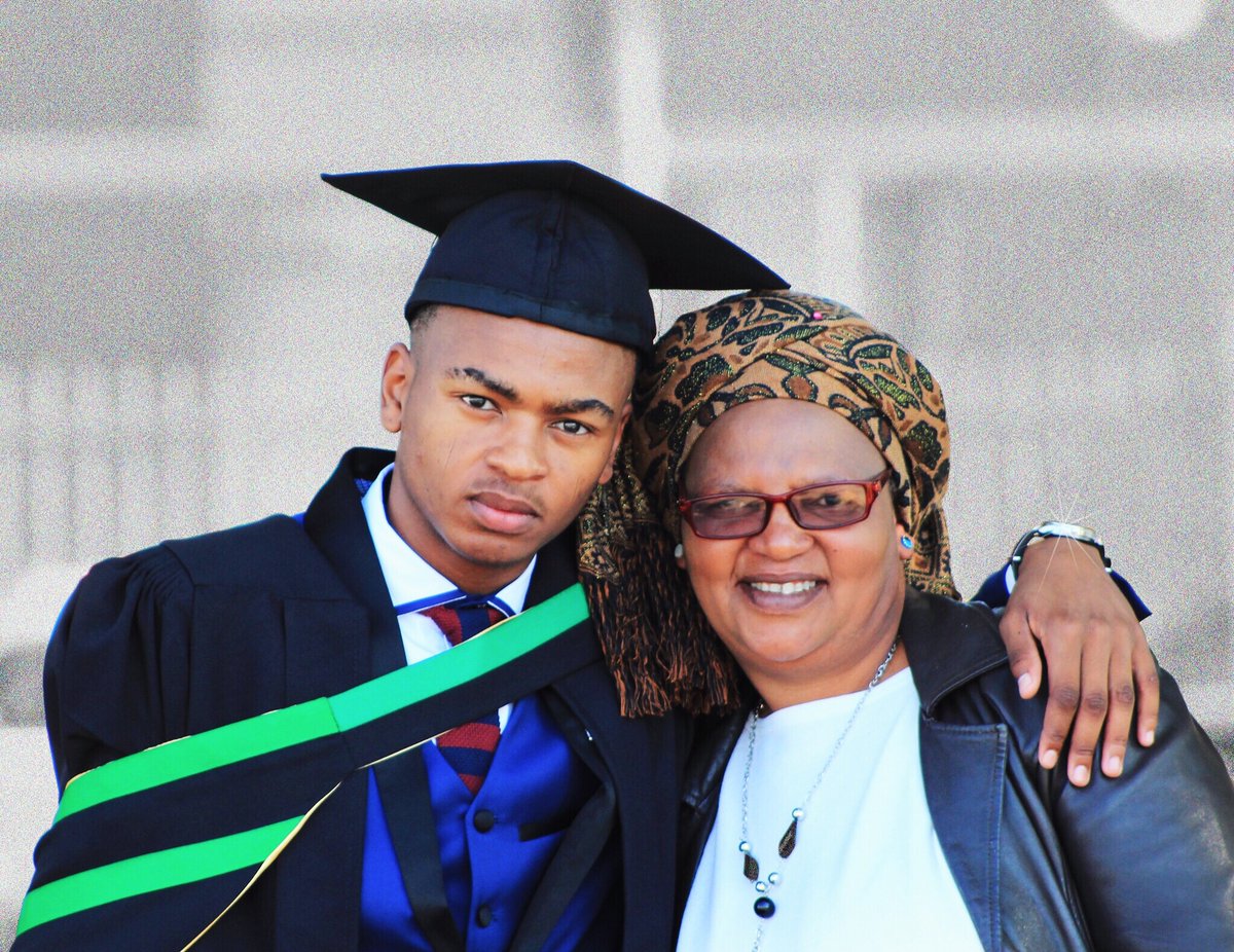MtoloLulama's tweet photo. It was supposed to be my second graduation today ๐
Architectural Technology!! #lockdowngraduationday #Dut
#Architecture https://t.co/AlmyYzsqo1