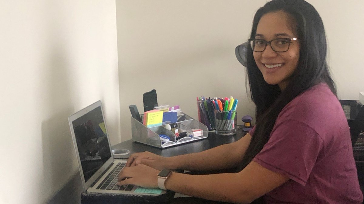 HACC_info's tweet photo. Although busy with their own coursework and responsibilities, Janai Boran and Amber DiNatale set up extra virtual tutoring sessions to help their fellow nursing students get through a tough semester https://t.co/Mt47sf1bex #HACCheroes #HACCtogether https://t.co/eT414Kru41