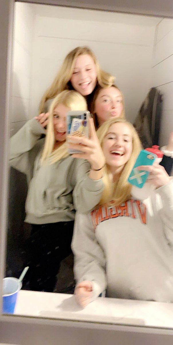 amelia_arthur9's tweet image. happy birthday to one of my best friend, the girl that should not own a car, and to the girl that laughs at literally everything!! @faithdiff I hope 17 brings you safer driving habits!! love you Sm thanks for always pushing me to be better&amp;lt;3