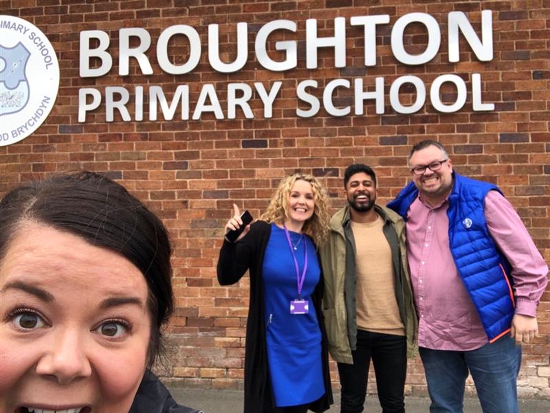 MicrosoftFlip's tweet image. Incredible educators, brilliant ideas for distance learning!

🏈 @MrCoachK15 engages academically + athletically
💌 @kellie_digital enriches with family + #FlipgridAR
🔮 @apsitnatasha empowers + fosters growth district-wide

educationblog.microsoft.com/en-us/2020/05/…

#MicrosoftEdu
#FlipgridForAll