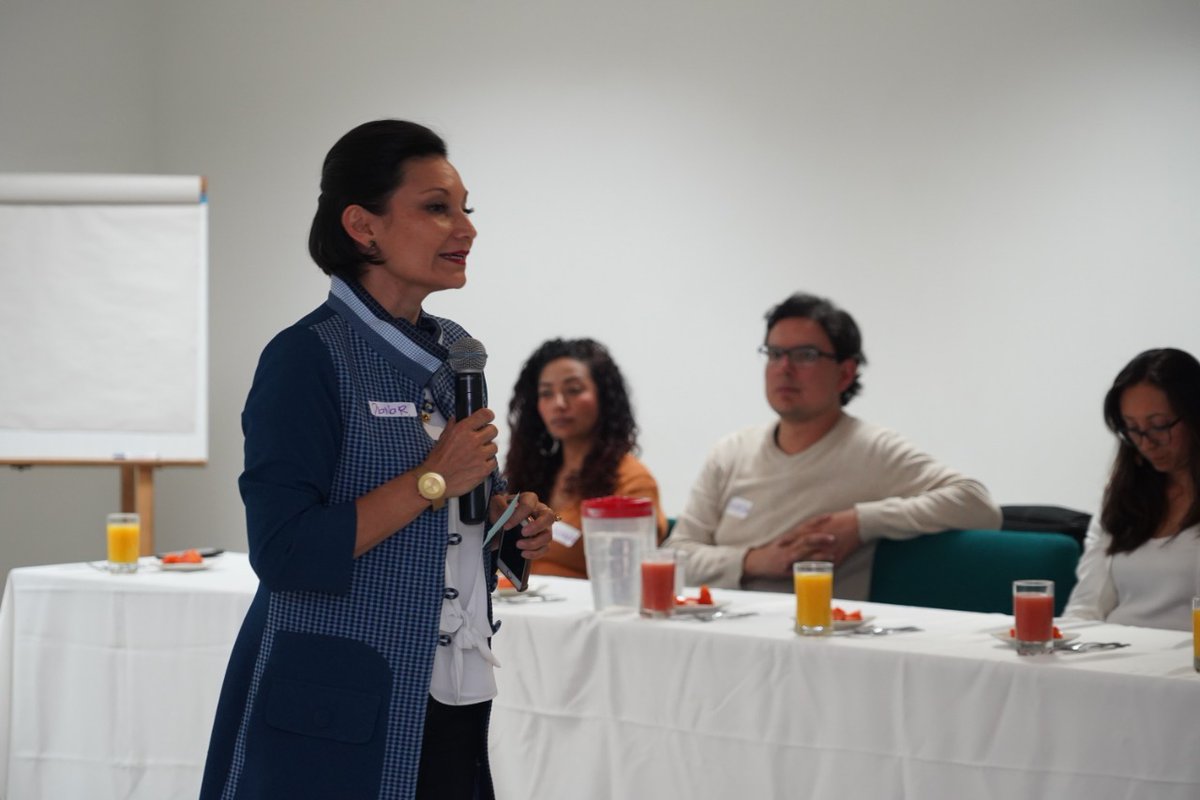 SectorSalud's tweet photo. Con profundo dolor lamentamos informar la muerte de nuestra Subsecretaria de Gestión Territorial, Participación y Servicio a la Ciudadanía, Diana Rojas, tras un accidente doméstico. A su familia y amigos, nuestras condolencias y oraciones haciendo votos de fortaleza para ellos https://t.co/wcxqC0Y5TL
