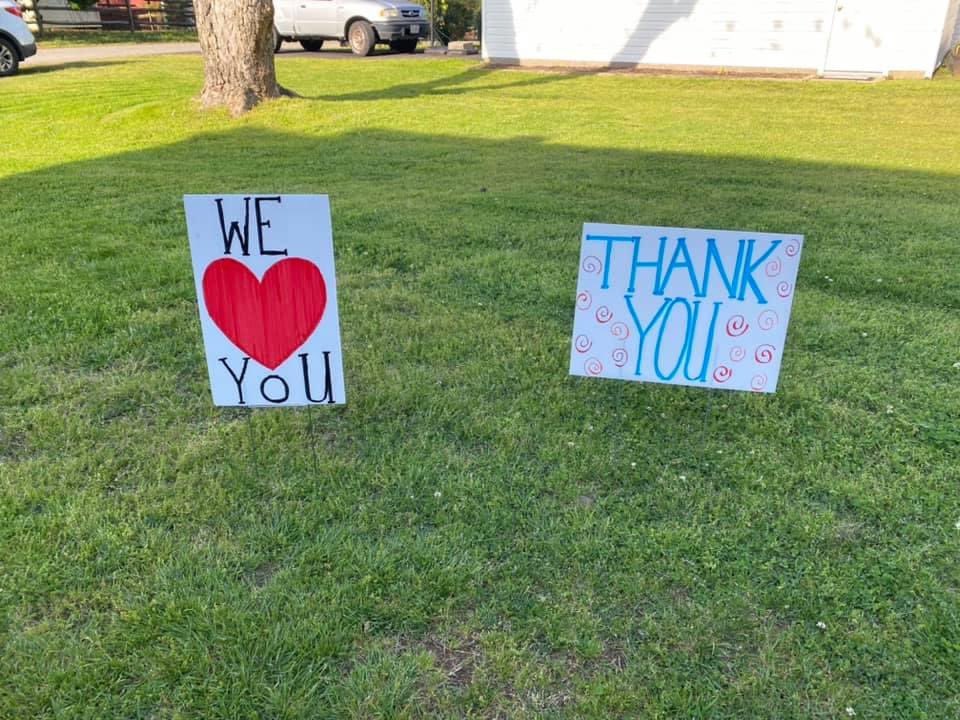 HopewellSchools's tweet photo. Shout out to @CrazyPTOmom,Kathy Amos, and friends for spreading a little #hopewellmagic to teachers in celebration of Educator’s Appreciation Week! #C4LinVA #VA5CsAtHome #VAis4Learners https://t.co/Bz436nGlME