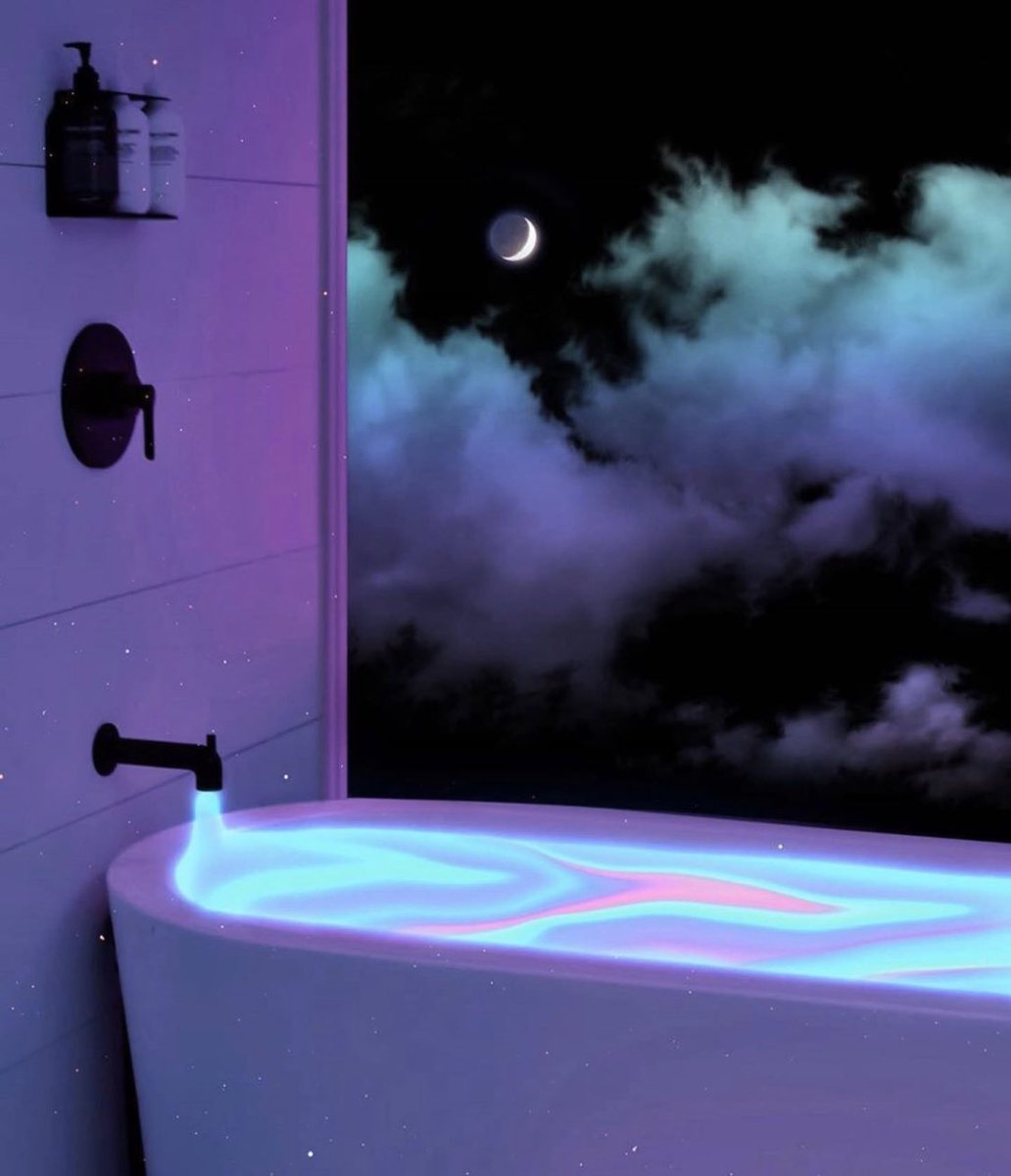 K_tokez_22's tweet image. Oh please can I have this view, I want to be here #spaceclouds #Astrophotography #EnergyTransition