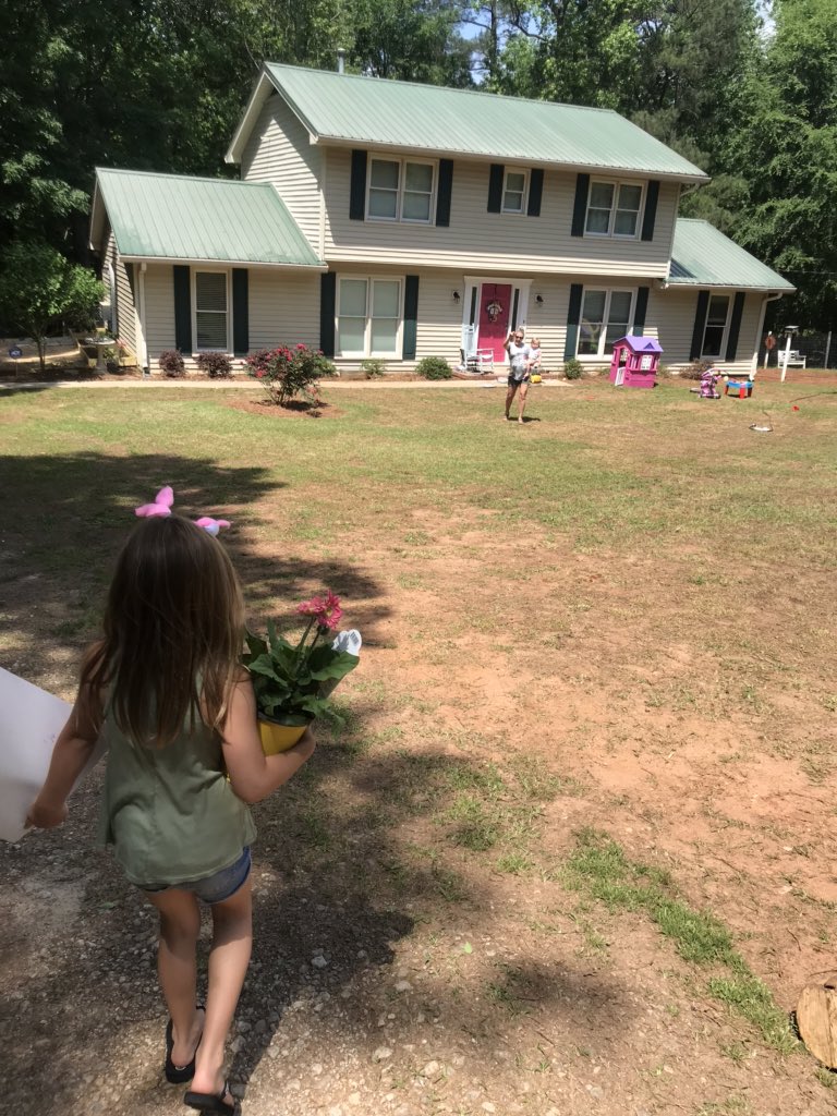 andreamommy4's tweet photo. Day 2 of Teacher Appreciation Week! We made a surprise visit to Ava’s loving teacher @lisemarie25 house! So great to see you! Thank you so much for loving Ava, we are beyond grateful for having you in our tribe! #rpesteachersrock #ncssbethebest @RPES_Cougars https://t.co/y0euJZ1DM6