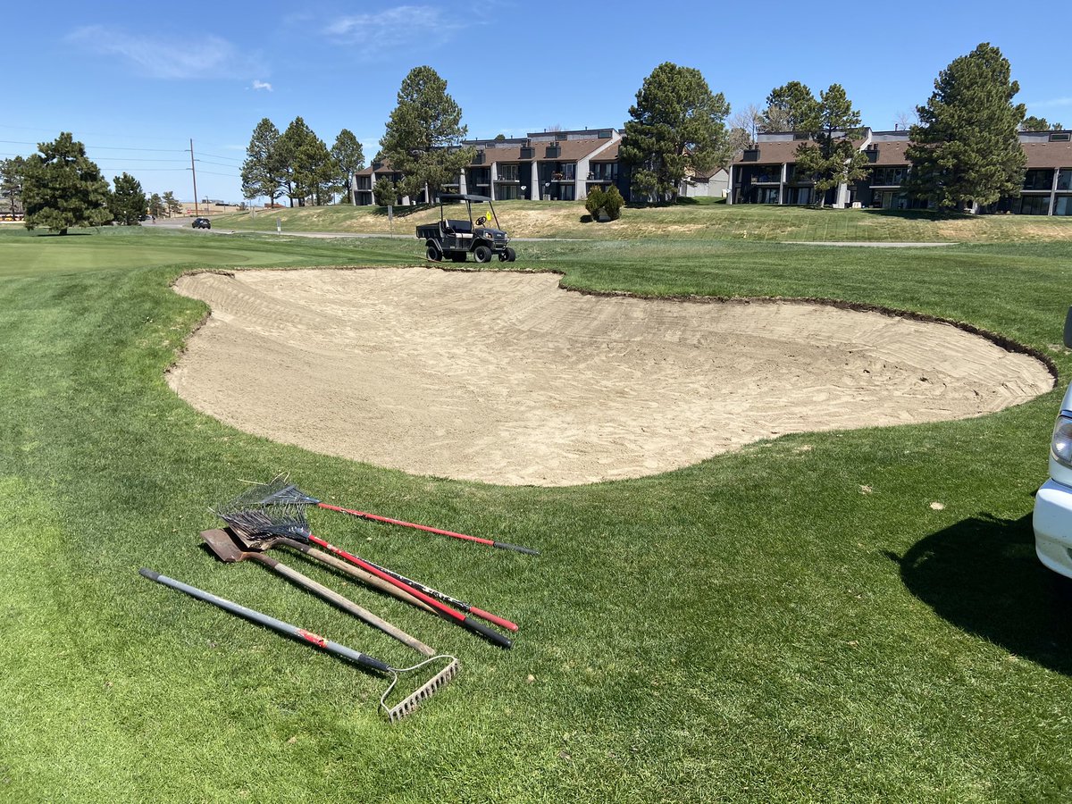 pinerygcm's tweet photo. With aerification in our rearview mirrors we can concentrate on getting bunkers back together👍  looks great team! https://t.co/mhPs0idTbj