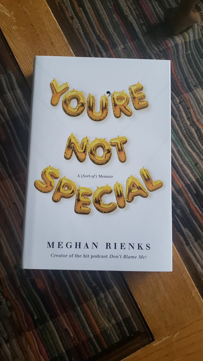 ItsEmmers98's tweet photo. @meghanrienks IT CAME!!!!!!! Finals can wait, I'm reading this now. 🎉🎉🎉 https://t.co/7Esvm4eeAR