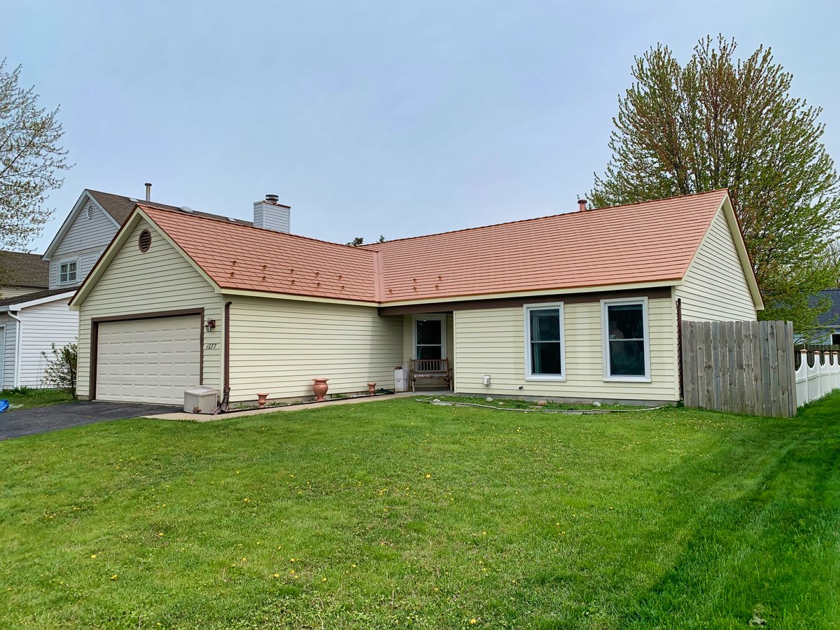 metalroofing's tweet photo. Bolingbrook, IL — 26 Sq. Interlock Copper Penny Cedar Shingles.  8/12 pitch with a full ridge venting system. 
Get a Free Quote! 1-866-381-0186
https://t.co/rjO6k7onnC

#bolingbrook #bolingbrookil #metalroofing #interlockroofing #copperpenny #copperroof #aluminumroof #metalroof https://t.co/nJXvZKQy3k