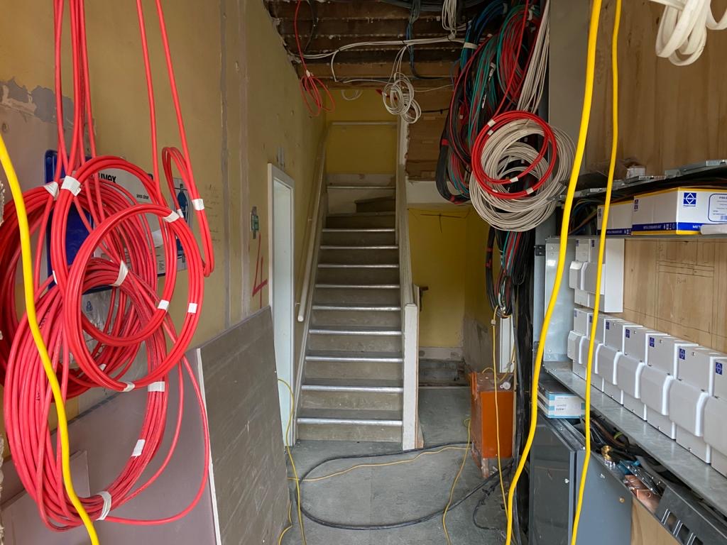 FCDcontractors's tweet photo. #Interior and #exterior #paintinganddecorating #project in progress:
✔️All your items will be secured before we begin our work
✔️Preparing - filling cracks &amp; holes
✔️Applying decorating caulk where necessary
✔️#Sanding – smoothing the surfaces
✔️#Undercoating
✔️Final coating https://t.co/94cJ6ZZJCh