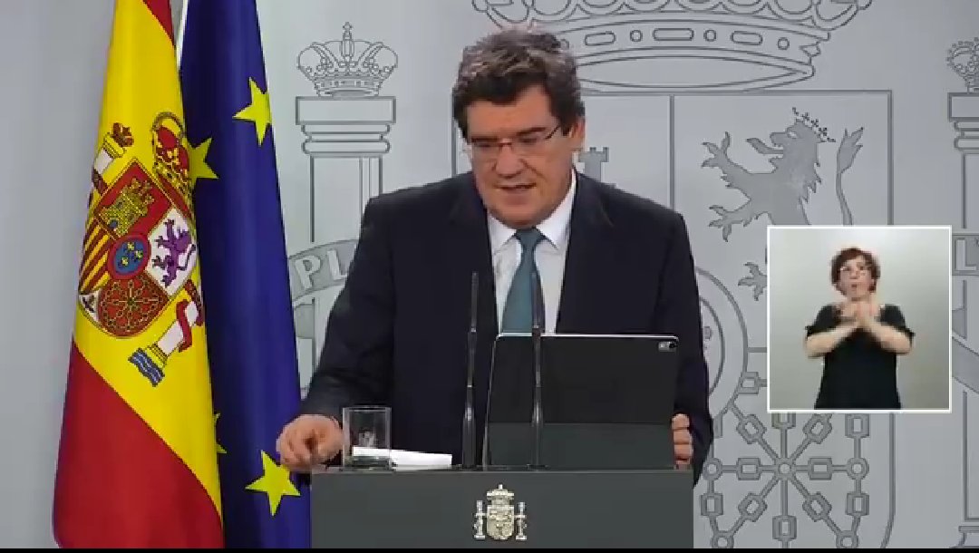 EconoCabreado's tweet image. Escrivá acaba de anunciar que la renta mínima vital arrancará en junio y costará 3.000 millones de euros... 3.000...

Del rescate bancario no se han recuperado 60.000. Se financiarían 20 años de renta mínima.

PP, Vox y la CEOE se oponían a ella. No lo olvidéis.