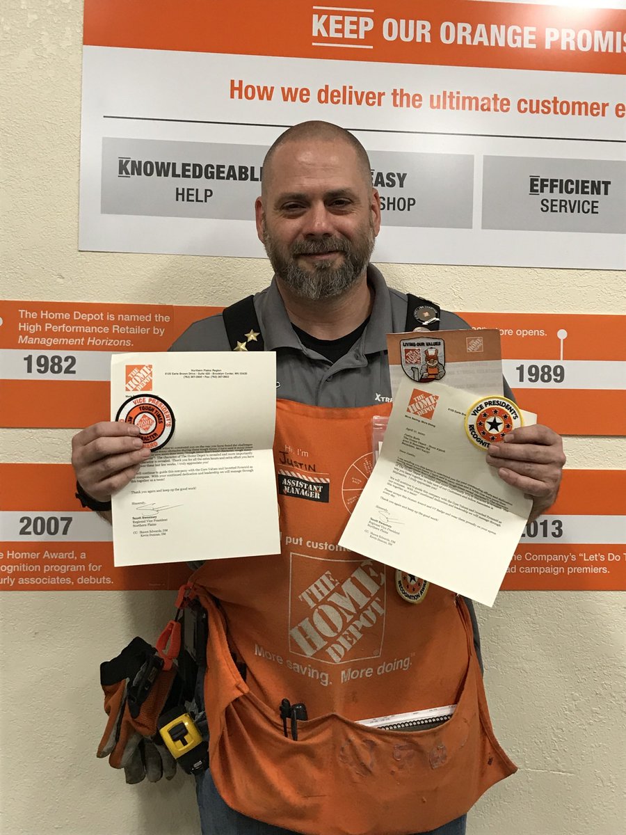 New ASM Justin Roth getting a RVP recognition !! Great job to Justin and my entire Team for living The Home Depot!!! ⁦<a href="/CampSweenScott/">Scott Sweeney</a>⁩ ⁦<a href="/AMCTHD/">Ann-Marie Campbell</a>⁩ ⁦<a href="/ShowMeShawnD196/">Shawn Edwards</a>⁩ ⁦<a href="/KohlerHomeDepot/">Alex Kohler</a>⁩