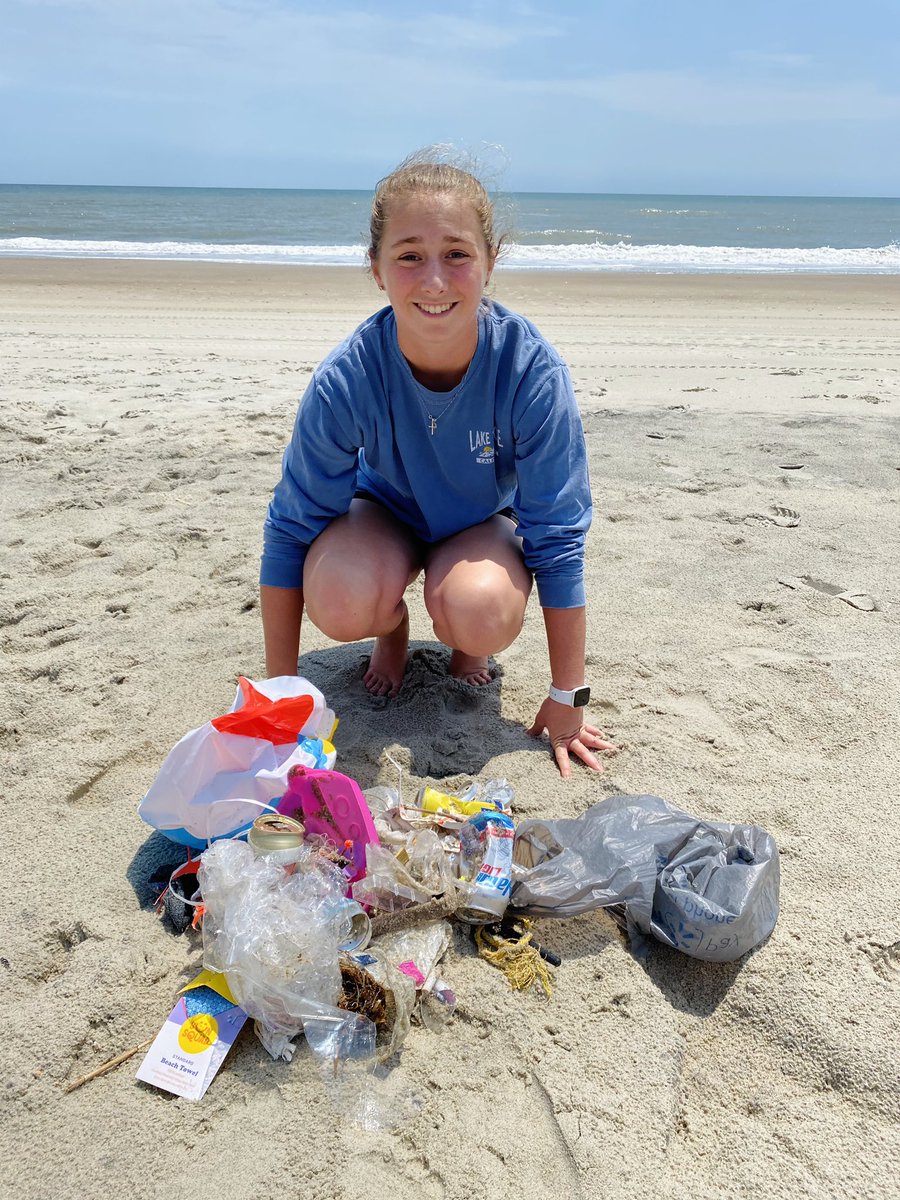 _SarahSmith_3's tweet photo. Back at the beach this week spending some time as a marine biologist in training! Did a beach cleanup and got to see some cool jellyfish! This is definitely my happy place😁 https://t.co/fV8zlea89W