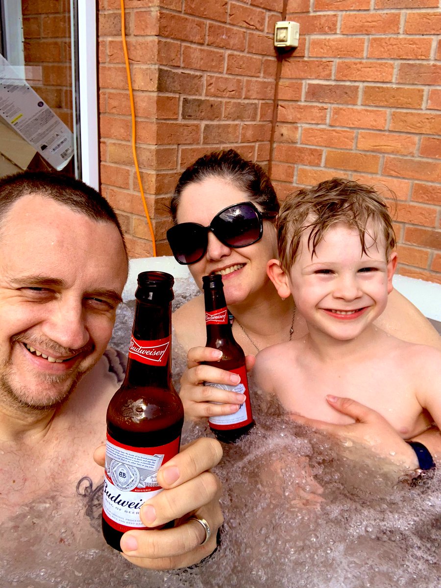 SimonCheetham's tweet photo. Spa time. 😍😍😍 https://t.co/MjwhiSPyw7