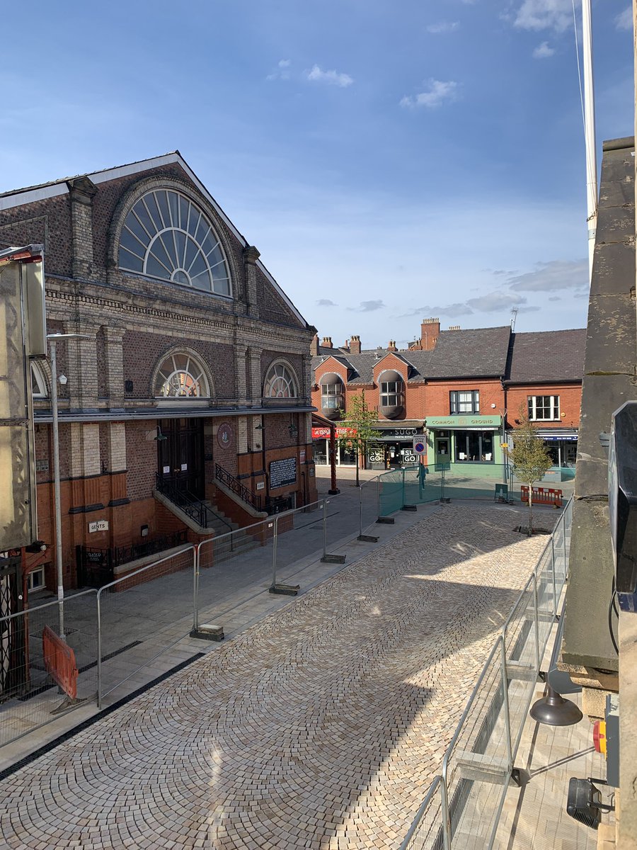 peteswiftysan's tweet photo. Life goes on - early site visit for @PlanitIE Director and @PlaceNorthWest interviewee Lindsay Humblet - Greenwood Street very nearing completion @AltrinchamBID - a new welcome mat for when everyone returns @altrinchammkt @ConClubAlty and more #lockdownprogress @TraffordCouncil https://t.co/kbgtWX1eCn