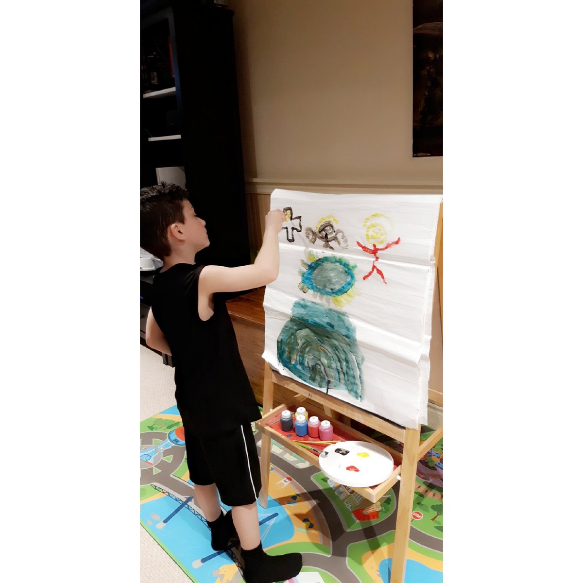 JessicaRego10's tweet photo. HOPE!  J is drawing a picture of Jesus rising from the tomb because In difficult times like these, Jesus gives us hope 🙏✝️ @sousa_abc https://t.co/bnWwsyPryf