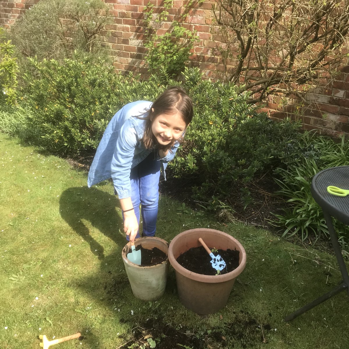 6thUnit's tweet photo. One of our brownies has kept herself busy during and has made some tasty treats for her family for part of the Baking badge and has even planted some herbs as part of her Grow your Own badge. #FAB #brownies #interestbadges #lockdown @Girlguiding @GirlguidingNEE @GirlGuiding_DS https://t.co/hacu7hKmZt