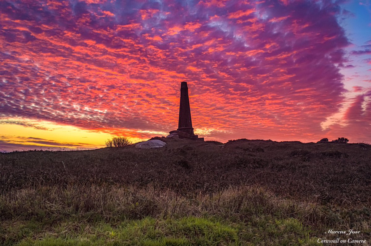 Cornwalloncam's tweet photo. One from the archives today, this amazing sunset sky over Carn Brea was photographed back in November 2017....I was the only person there to capture it.
#kernow #cornwall #uk #sunset #sky #clouds #colour #art #photography #landscapephotography #nofilter #Nikon #nikond3200 https://t.co/tQChjpzcEr