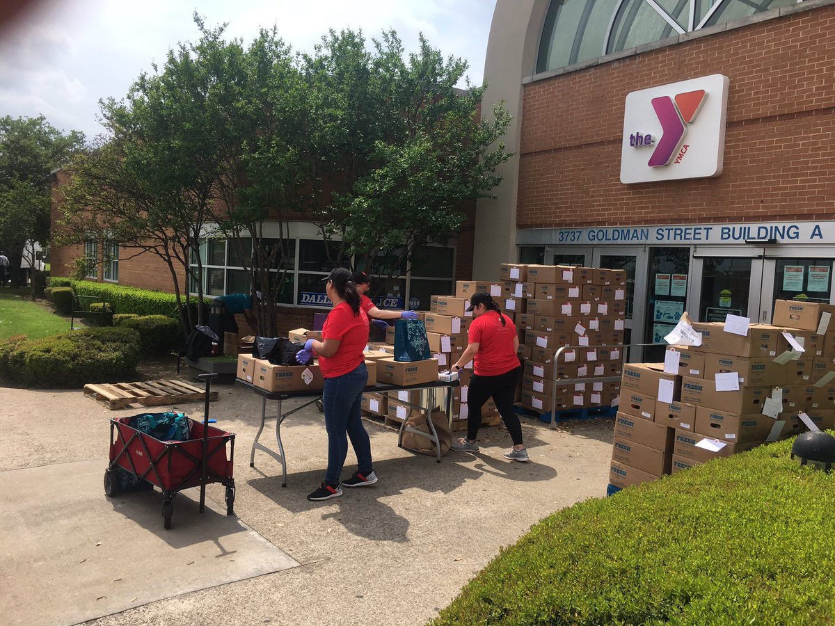 YMCADallas's tweet photo. Looking for a cause to support? Donate to the Y today to aid our association's food distribution efforts. Donate Now: https://t.co/LCIGKY3WlU
#NtxGivingTuesdayNow #YMCA #GivingTuesdayNow https://t.co/ngU9LUfsKD