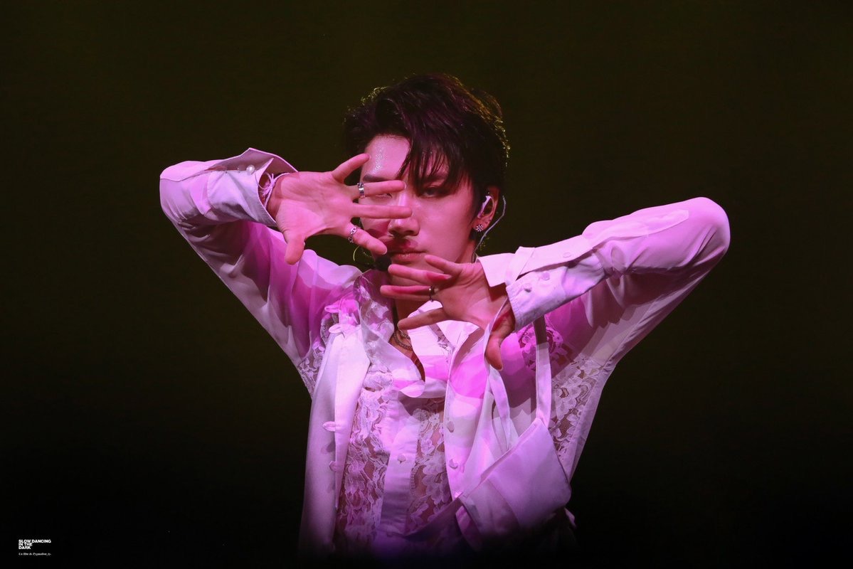 hourly ten tweet media