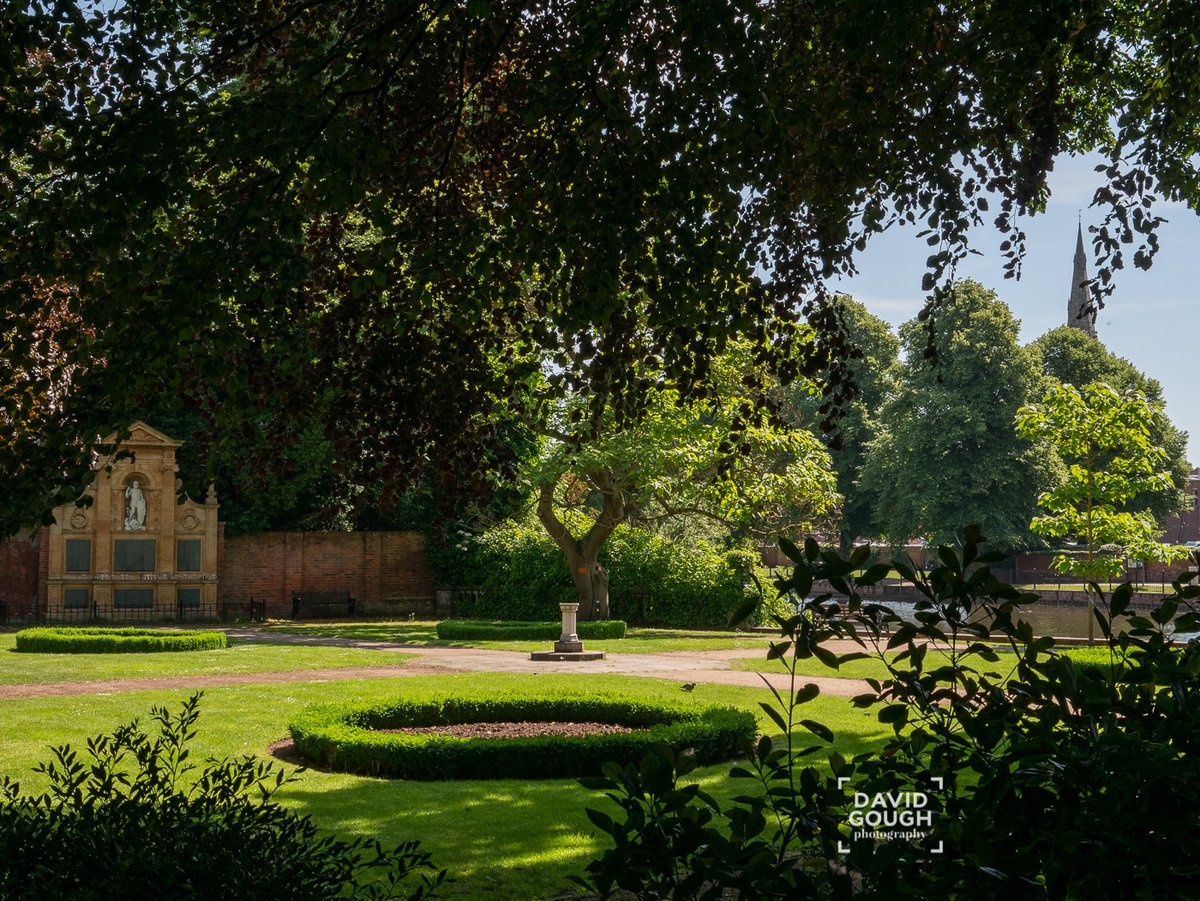 DavidJamesGough's tweet photo. More on the theme of Lichfield, and looking ahead to less restricted travel. This area near the Erasmus Darwin House and the Cathedral is one of my favourite places for a walk.

If you know the area, do you have any favourite walks?

#Lichfield #history #tourism #guidedtours https://t.co/yYVub2pqzP