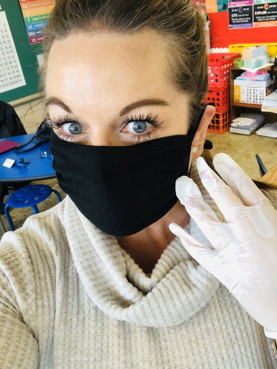 jessicagriffen's tweet photo. Spent the last 4 hours in my classroom packing up all of their belongings.. definitely not how I pictured MAY! Also I think hazard pay is needed, some of the desks were a bit messy/questionable 😷#may #myclassroom #packuptime #besafe #sad #nottodayRona https://t.co/91Tf4ezlLS