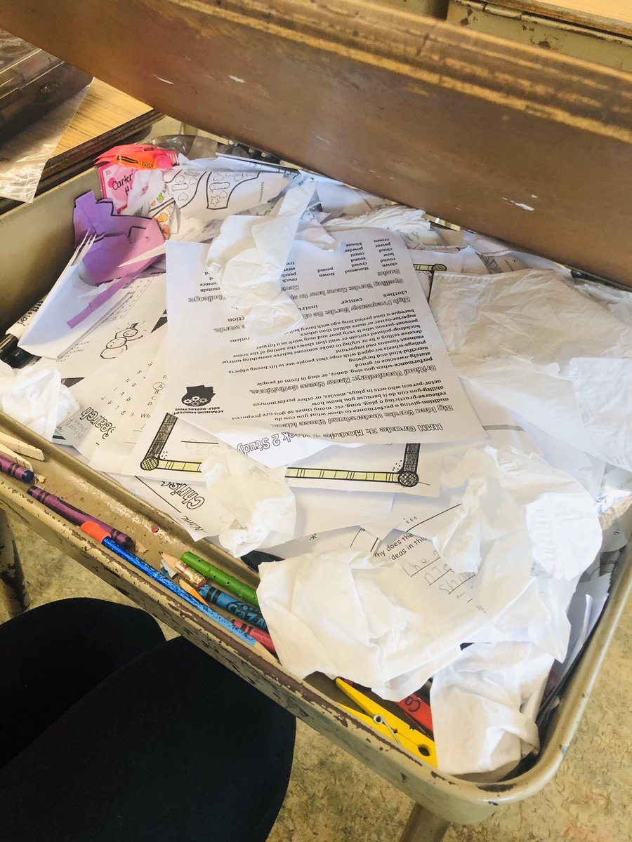 jessicagriffen's tweet photo. Spent the last 4 hours in my classroom packing up all of their belongings.. definitely not how I pictured MAY! Also I think hazard pay is needed, some of the desks were a bit messy/questionable 😷#may #myclassroom #packuptime #besafe #sad #nottodayRona https://t.co/91Tf4ezlLS