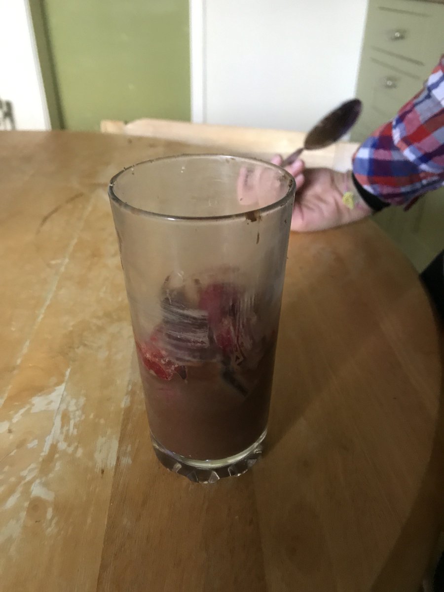 6thUnit's tweet photo. One of our brownies has kept herself busy during and has made some tasty treats for her family for part of the Baking badge and has even planted some herbs as part of her Grow your Own badge. #FAB #brownies #interestbadges #lockdown @Girlguiding @GirlguidingNEE @GirlGuiding_DS https://t.co/hacu7hKmZt