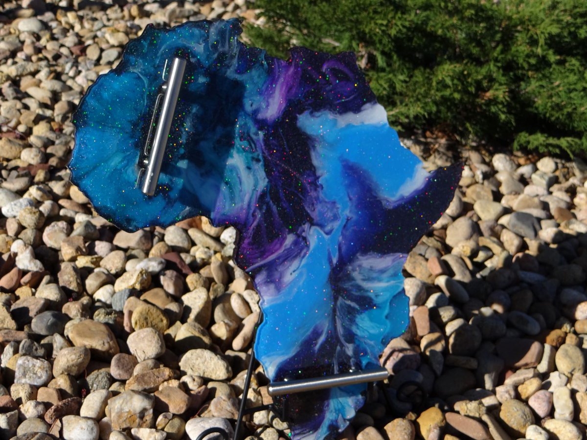 GCStatonDesigns's tweet photo. "Imani" Africa Shaped Tray in blues and purples with white highlights. #Art  #HomeDecor #Resinart #GCSDesigns #GCSArt #GCSHomedecor https://t.co/E2MAmUcnpH