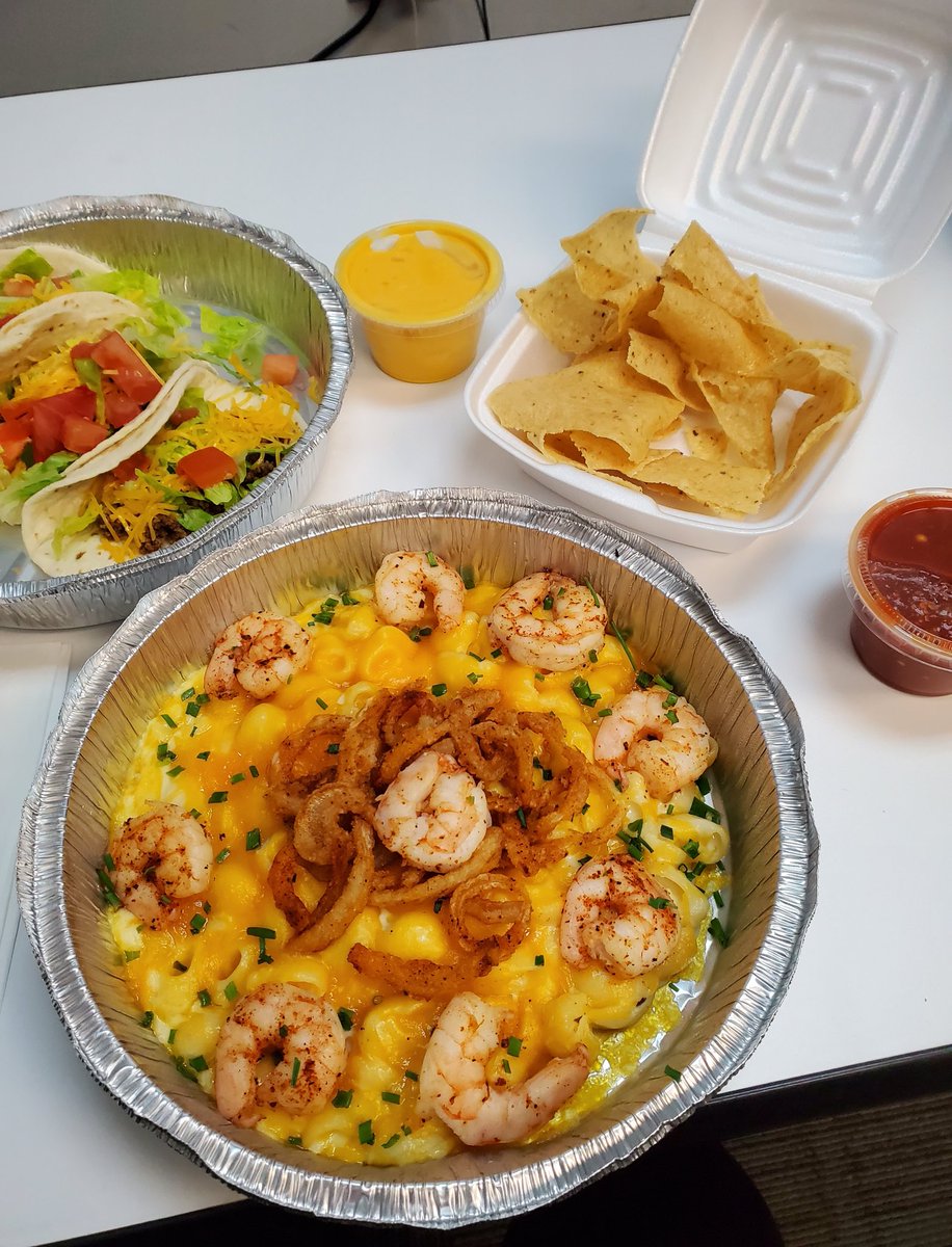 Enjoying some baked shrimp mac &amp; cheese from The Original Margaritaville on this #TakeOutTuesday! Thank you for the delicious food <a href="/TheOriginalMar3/">The Original Margaritaville</a> !!!! #supportlocal #SupportLocalEatLocal