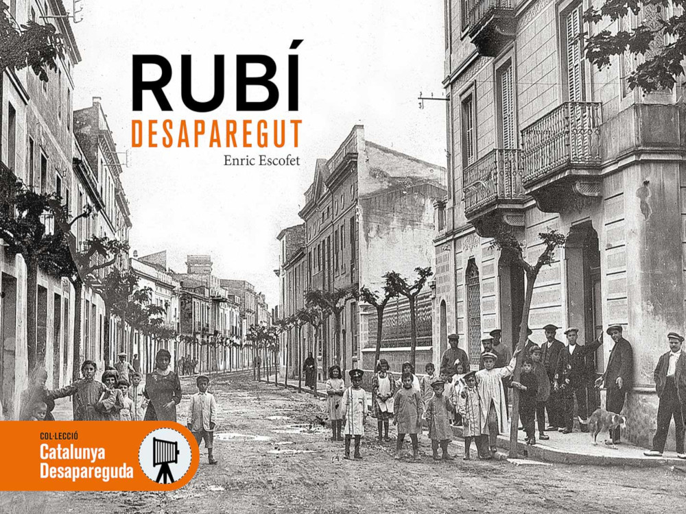 📖  #CULTURA! Vols veure com era #rubicity abans de la transformació de mitjans del segle XX? 📷 L'historiador Enric Escofet acaba de publicar "Rubí desaparegut" i ja el podeu trobar a les llibreries de la ciutat: ow.ly/3ZwQ50zxHnr 
<a href="/eescofet/">Enric Escofet</a> <a href="/efados/">Editorial Efadós</a> <a href="/RacodelLlibre/">El Racó del Llibre</a>