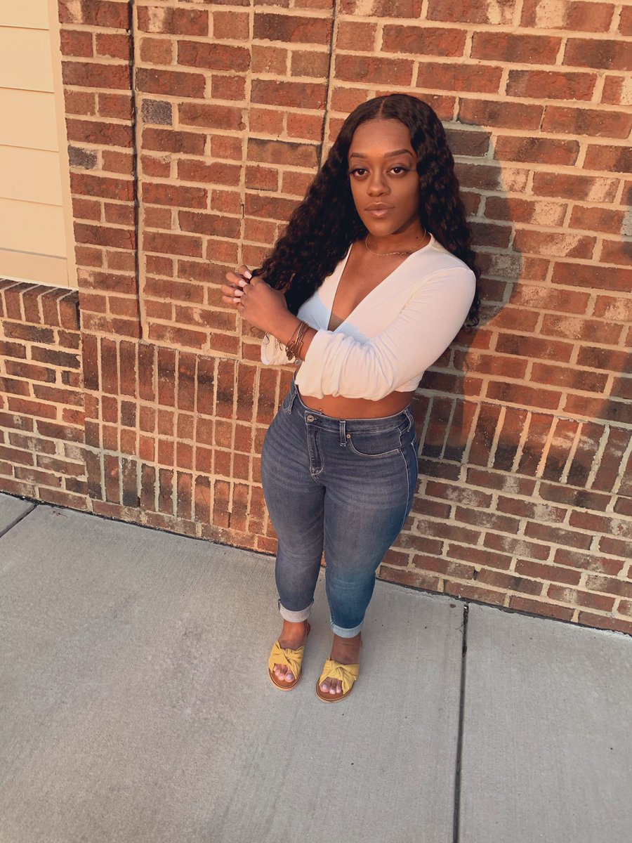 jaylenalaysia's tweet photo. #WhosWhoAtBlackClemson 
🐯 Jaylen Barkley
🏡 Rock Hill, SC
🎓 Junior
📚 Biology Major/Spanish Minor
🤝 A. Bevy https://t.co/f8xwhkEtmk