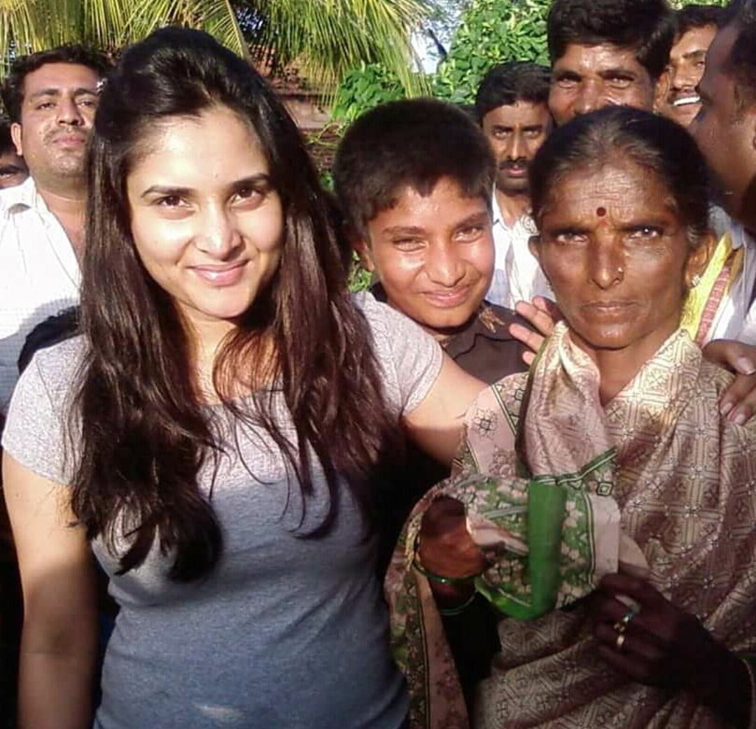 devotee_ramya's tweet photo. Peoples queen 😍

Sandalwood Queen 😍

Love you madam 😇

@divyaspandana 

#divyaspandana #sandalwoodqueenramya https://t.co/0ly9xHb6KL