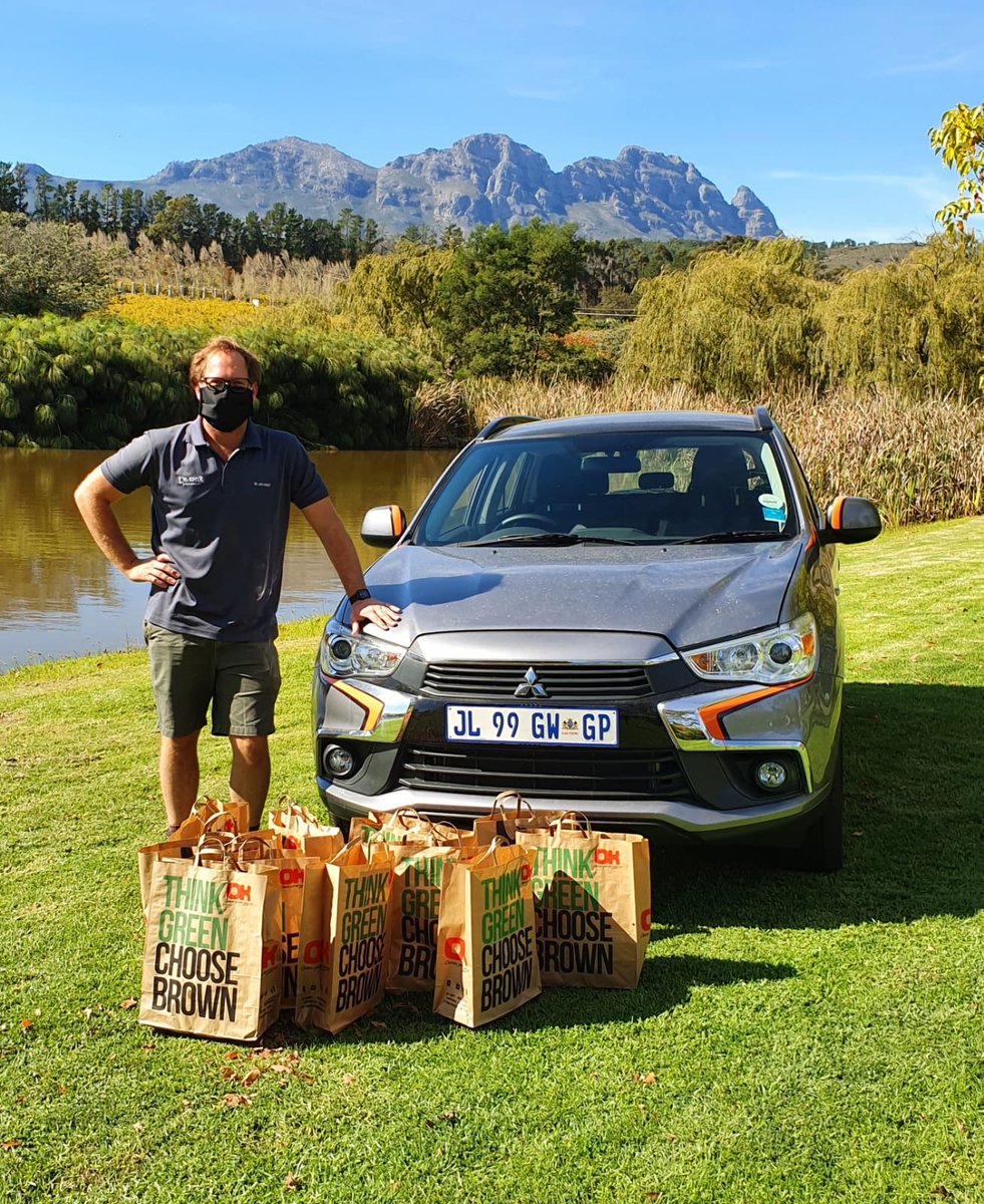 LAvenirWines's tweet photo. #Strongertogether in support of vulnerable communities through partnerships. Food parcels sponsored by #OKMiniMark in Houtbay were transported to L'Avenir Estate by @mitsu_motors, to support the @PebblesProject food parcels campaign. Thanks to #Sanzaar referees! #JacoPeyper https://t.co/48HpR9epWs