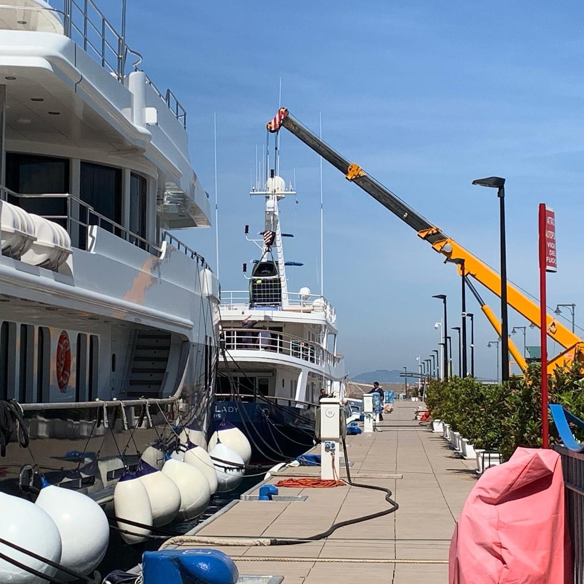 LuiseGroup's tweet photo. #Today despite the difficult moment Stabia Main Port is always on the top - working hard 💪 - https://t.co/sZ9swA8hbb #LuiseGroup #Castellammare #CityCenter #BerthAlongside #BerthSternTo #Megayacht #shorePower #400V #Water #Security #Privacy #WiFi https://t.co/X1nJYgvpv3