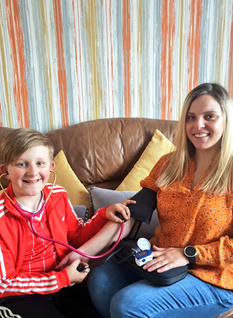 Here is Kieron using a stethoscope and a Sphygmomanometer to take my blood pressure manually after exercise and also checking my oxygen levels. This is quite a tricky skill to master but hopefully he will be doing full health clinics soon 👌🏻 @class_6f