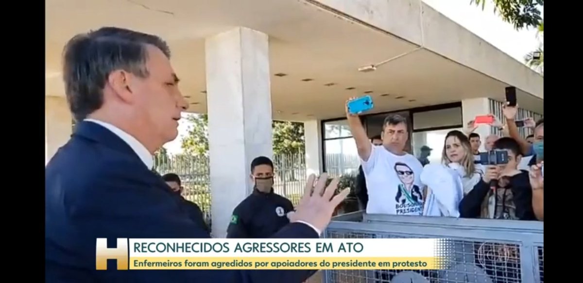 JasminRabelo's tweet photo. @g1 Esse outro Demônio tbm chama-se Marluce e o Pr°PSICOPATA hj cedo estava acalmando ela dizendo pra ela ñ se preocupar pois não será processada por agressão 
#CalaBocaBolsonaro 
#ForaBolsonaroUrgente https://t.co/UU0JE9frea