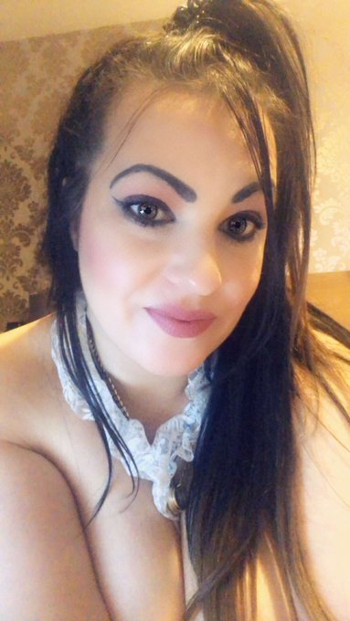 Good evening everyone ! If you haven&rsquo;t checked out my only fans check it out ! Or snapchat premium available<a href="/tag/newprofilepic"class="tags"><span>#newprofilepic</span></a>