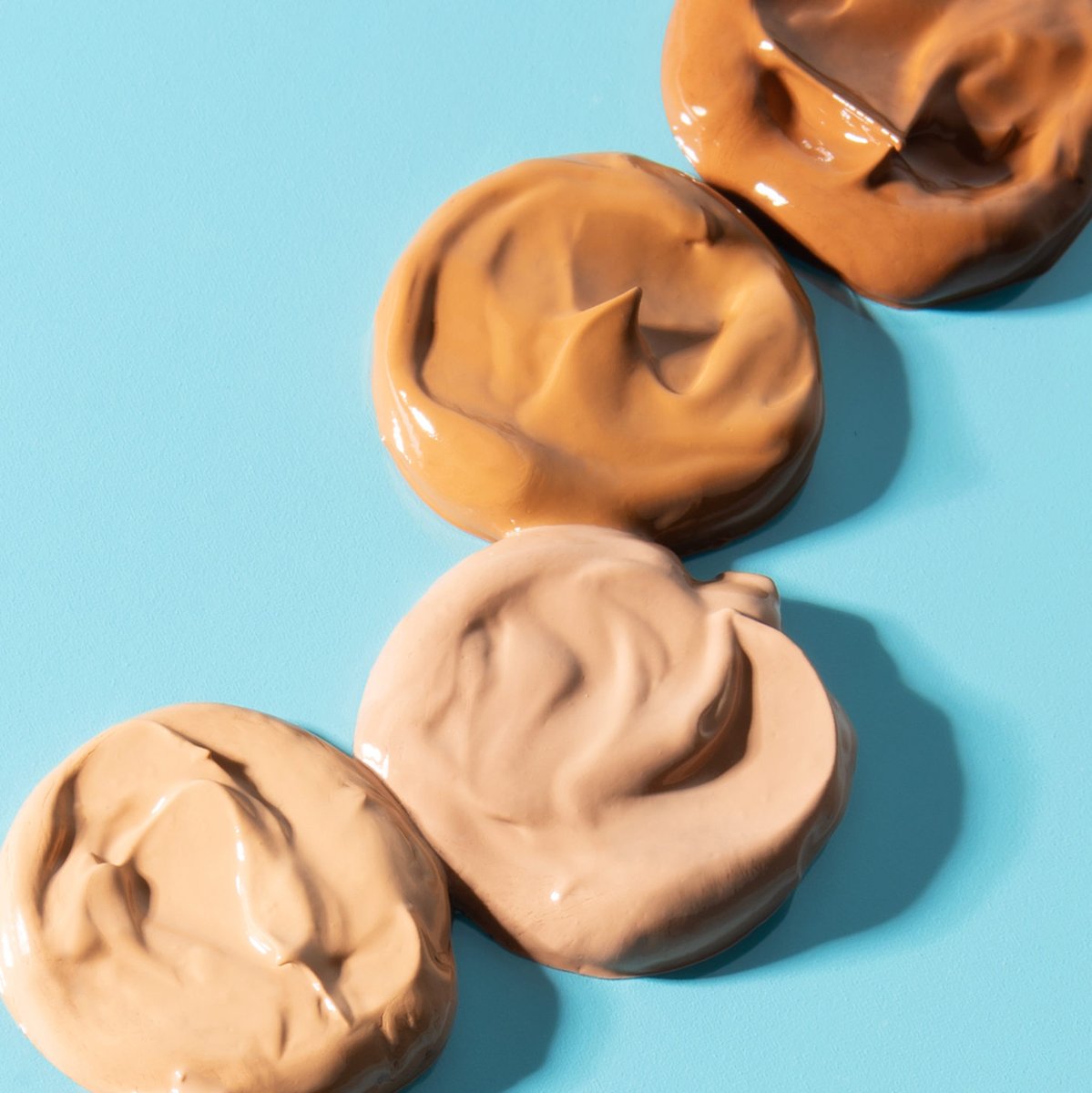 bitebeauty's tweet photo. #TextureTuesday featuring our whipped Changemaker Foundation. This #CleanFoundation was made to feel good on your skin because we’re all about comfortable wear (especially when you’re hanging out at home). 😌
-
Shop online now @sephora or on https://t.co/o3nobfar3F https://t.co/LrAiaGFxID