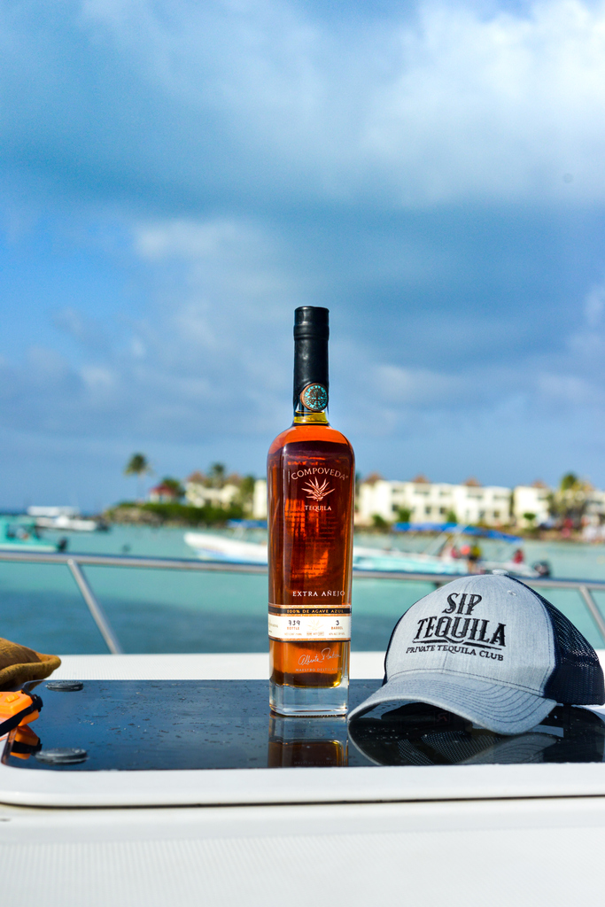 SipCompoveda's tweet photo. Where you are, is where I want to be! ⁠
⁠
#compoveda #siptequila #compovedatequila #thespiritofsharing #extraañejo #sipcompoveda #crafttequila #sippingtequila #pourcompoveda #tequila #salud #cheers #agave #NOM1477 #tequilacompoveda #BYOT https://t.co/TzMcjp7d8P