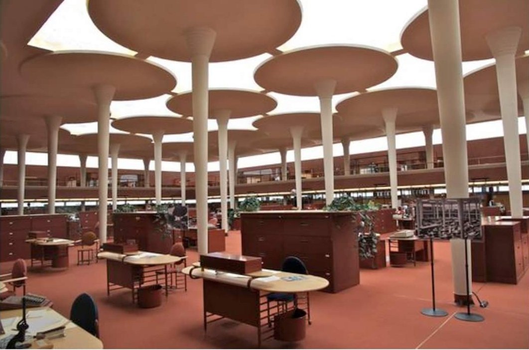 Johnson Wax Building Racine. Wisconsin (1939)
Frank Lloyd Wright