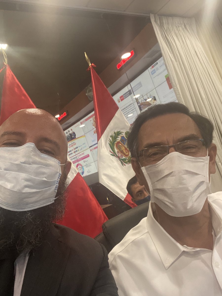 rburhum's tweet photo. La ciencia, igual que yo, es apolítica. Hoy día @MartinVizcarraC me invitó a presentar los resultados de mis estudios - lo que va bien y mal. ¡Le agradezco! La pandemia no distingue entre izquierda/centro/derecha/rico/pobre. #trabajemosjuntoscontracovid #huayno https://t.co/GcUtwHPdDI