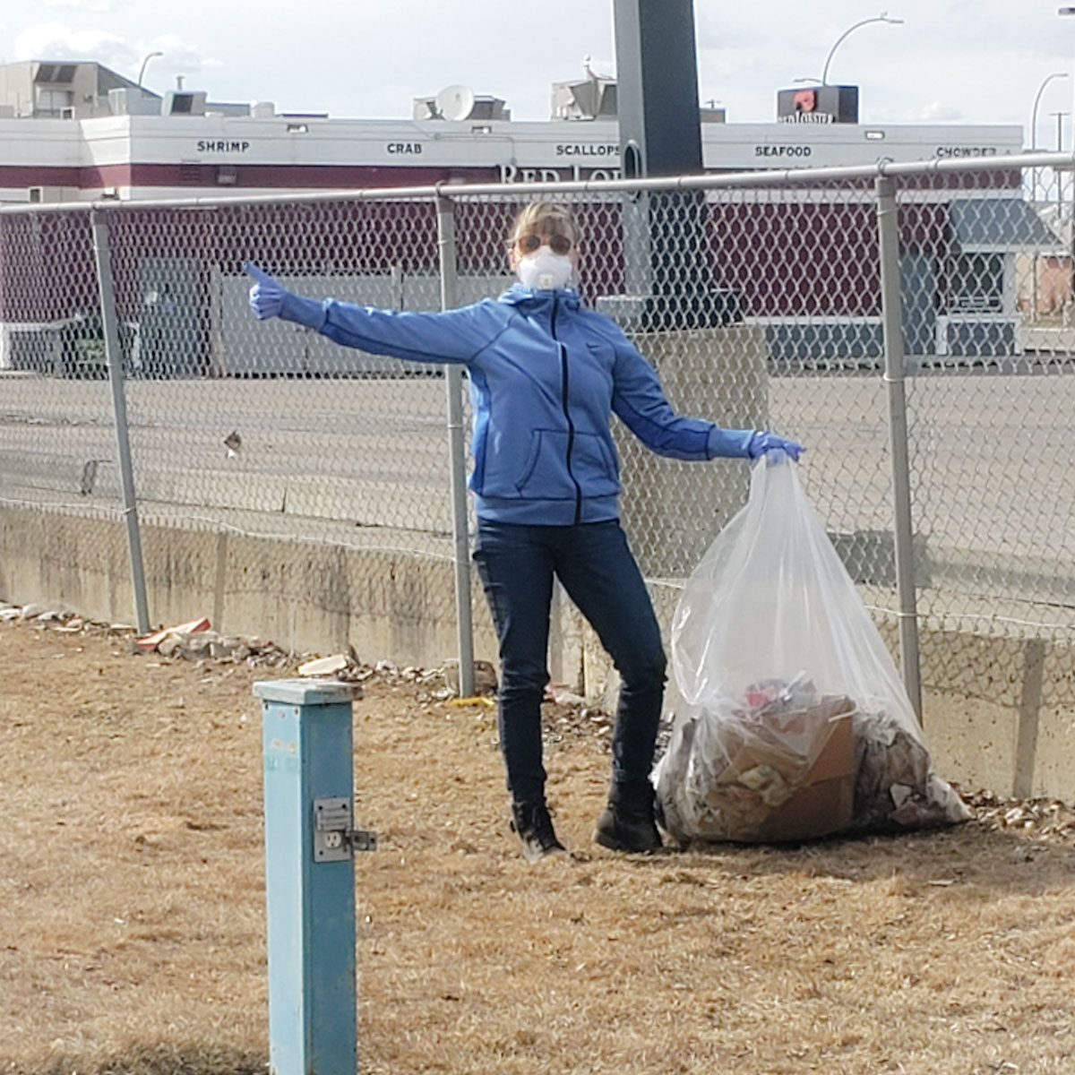 AMAcommunity's tweet photo. How are you spreading kindness today? Our team members have been out in the community as part of our AMA Cares initiative with community cleanups, volunteering at Alberta Food banks, driving for Meals on Wheels, and donating at @CanadasLifeline. #GivingTuesdayCA #AMAcommunity https://t.co/liDNsVG00l