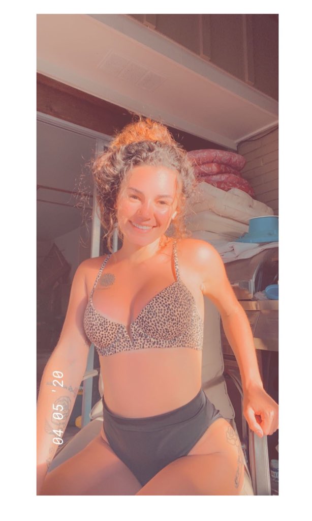 KarliB21's tweet photo. Self love is unmatched☀️🤪 https://t.co/6rXSA67k5B