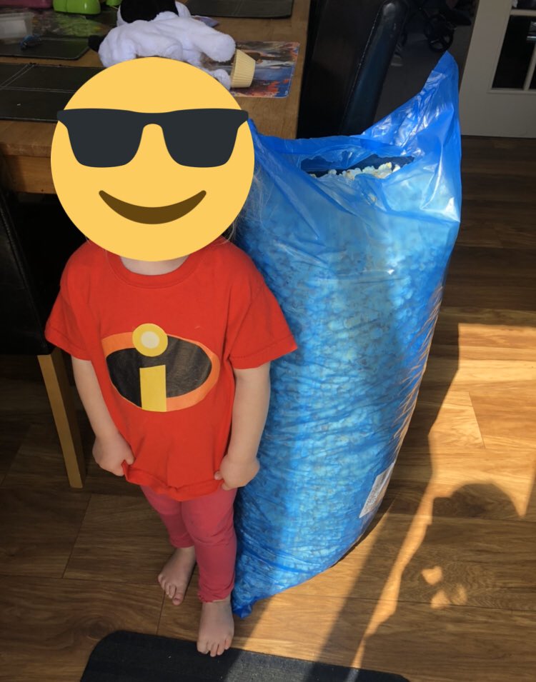 MissBMBM's tweet photo. @ScottPughsley We got given a bag today which is the size of my (rather tall! )two year old 🙈🍿#popcornfordays https://t.co/GQWggoNlEM