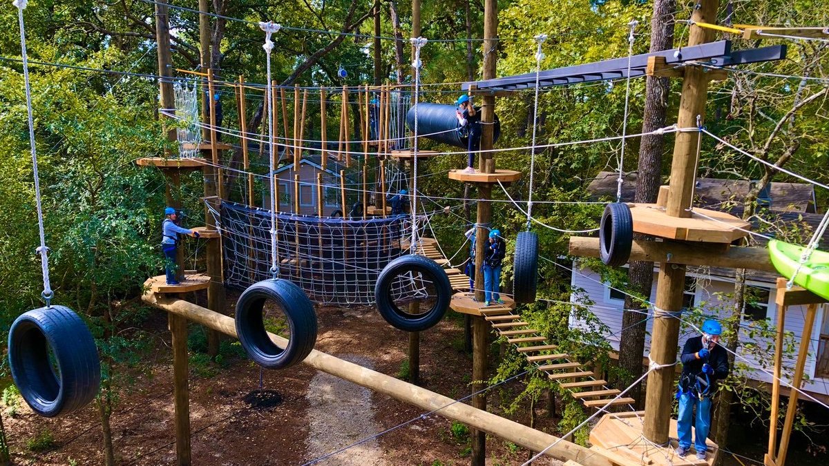 TheWoodlandsCVB's tweet photo. Hey road trippers, you made it to The Woodlands, Texas.  Welcome and thanks for participating in this #virtualroadtrip! Are you up for an outdoor adventure? Climbing at @TXTreeVentures is always a blast. https://t.co/ARcwhYou2I