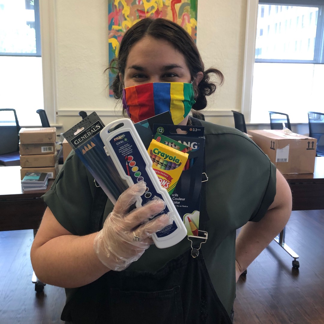 CathedralArts's tweet photo. Thx to @PNCBank, @CummerMuseum &amp; @reddi_arts we're also providing more than 1k art kits to @DuvalSchools to distribute to students in need. #CAPkidsjax #TheArtsAddUp #TeamDuval #AnyGivenChildJax #artsed #GivingTuesdayNow https://t.co/CVW7fVvbQm
